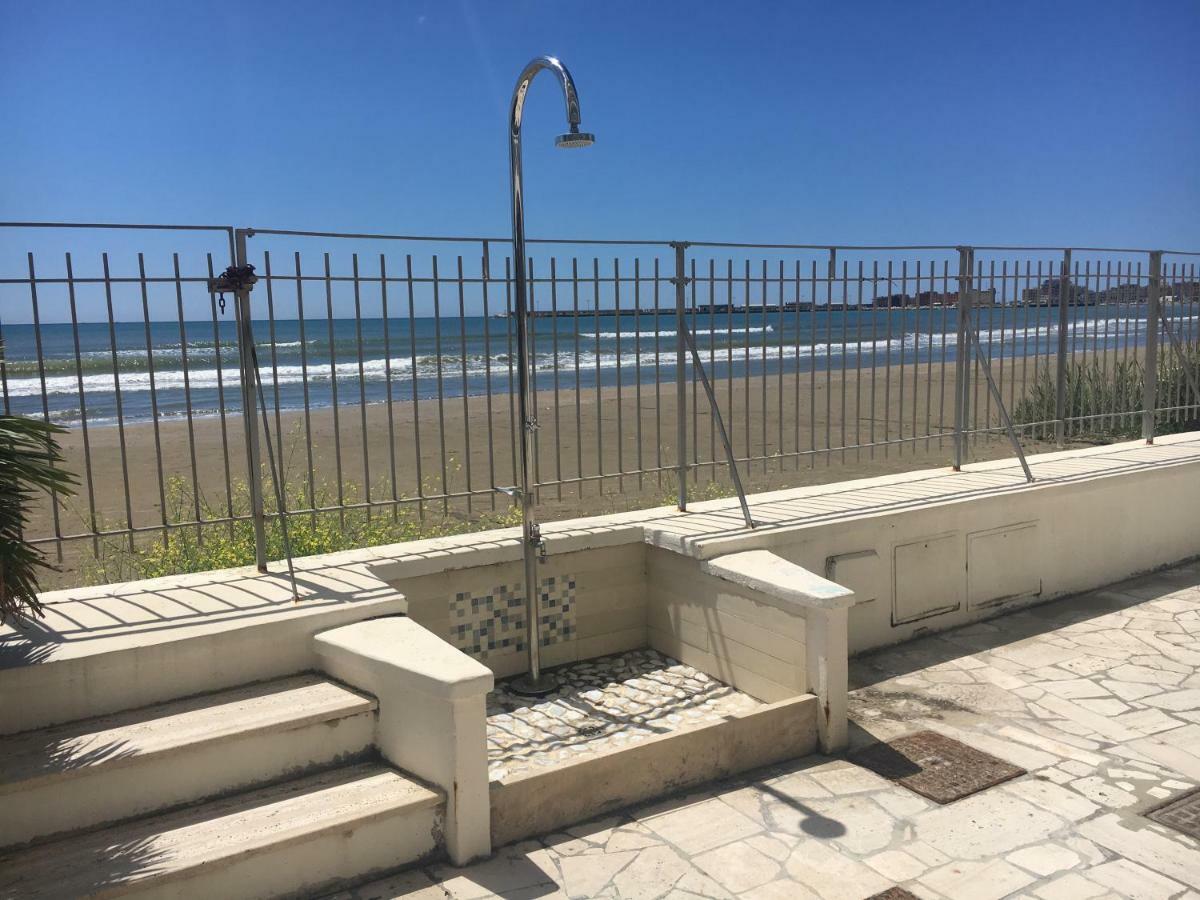 Апартаменти La Casa Sulla Spiaggia Неттуно Екстер'єр фото